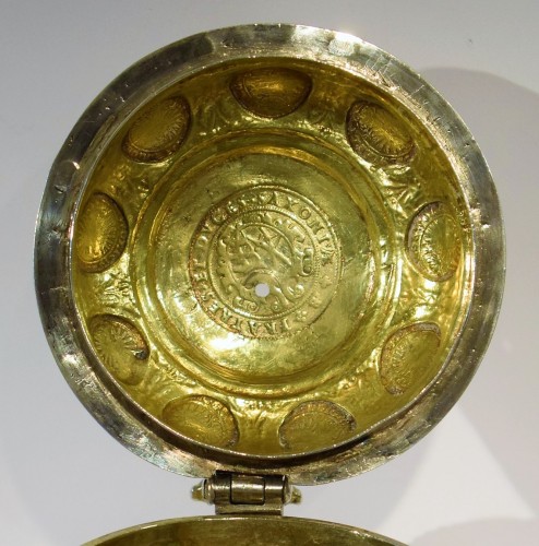 Louis XIV - Tankard en argent doré, orné de 38 anciennes pièces d'argent